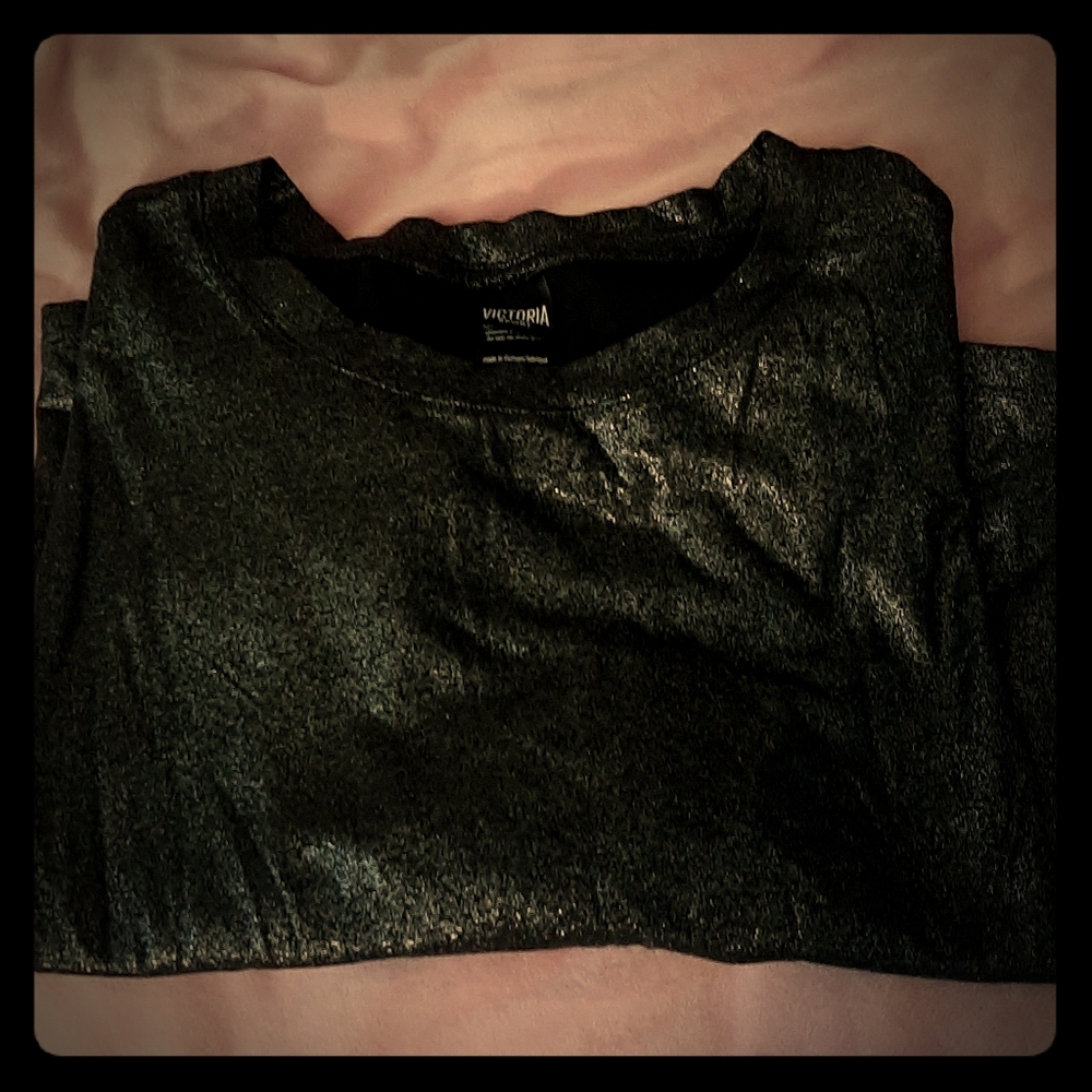 VS Sport Black/Silver Boxy Crop Tee size XL